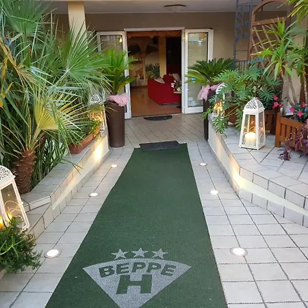 贝派酒店 3*